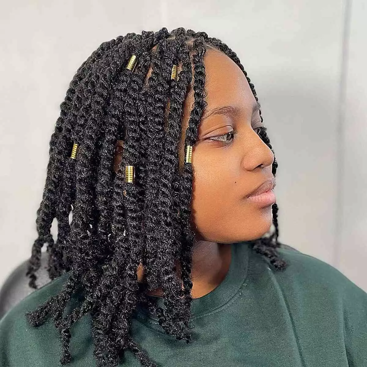 Kinky Twists with Metal Rings