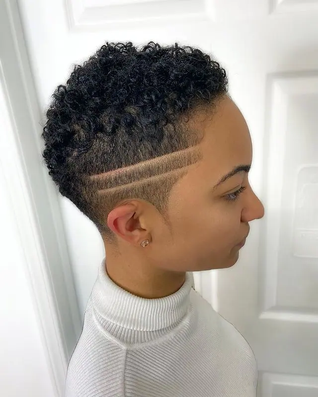 Natural undercut with shaved lines 